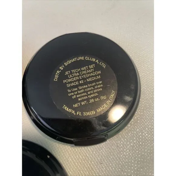 Signature Club A Lot of 5 Blush Aloe Puffed Eyeshawdow Duo Shade # 2 Medium